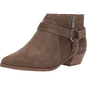 Lucky Brand LK Enitha  rugged suede ankle boot in antique green size 9.5 EUC